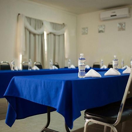 Hotel Go Inn Monclova Bagian luar foto