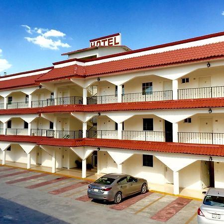 Hotel Go Inn Monclova Bagian luar foto
