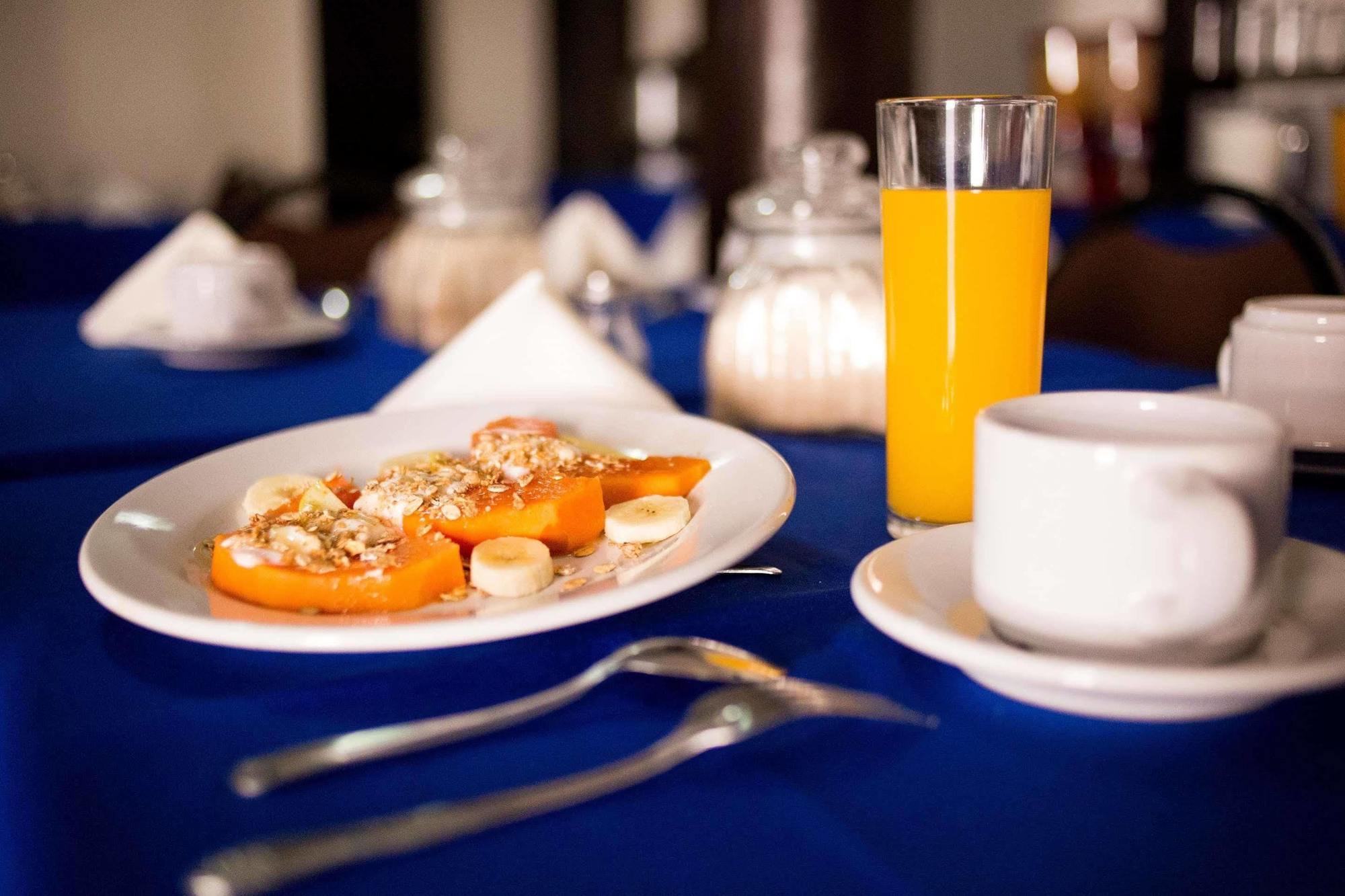 Hotel Go Inn Monclova Bagian luar foto