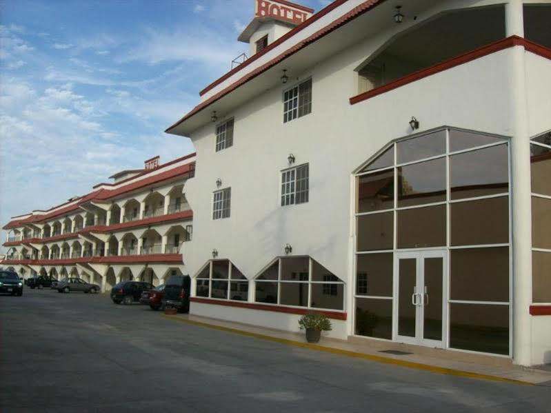 Hotel Go Inn Monclova Bagian luar foto