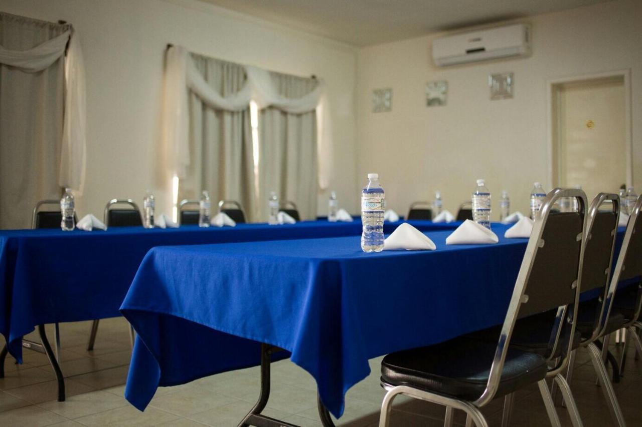 Hotel Go Inn Monclova Bagian luar foto