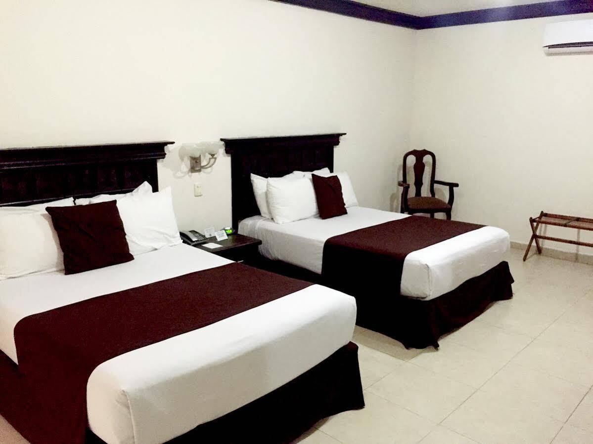 Hotel Go Inn Monclova Bagian luar foto